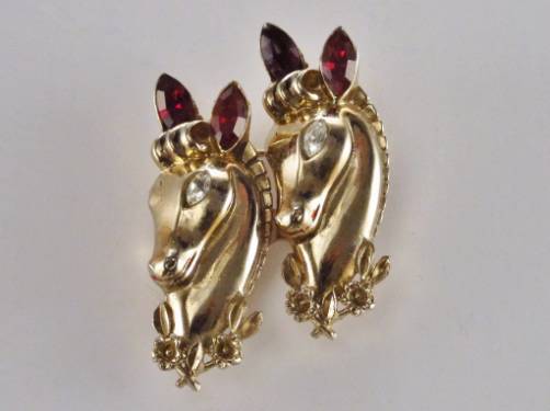 Coro Duette vintage horse heads fur clip gold gilt, Adolph Katz, 1950`s ca, American